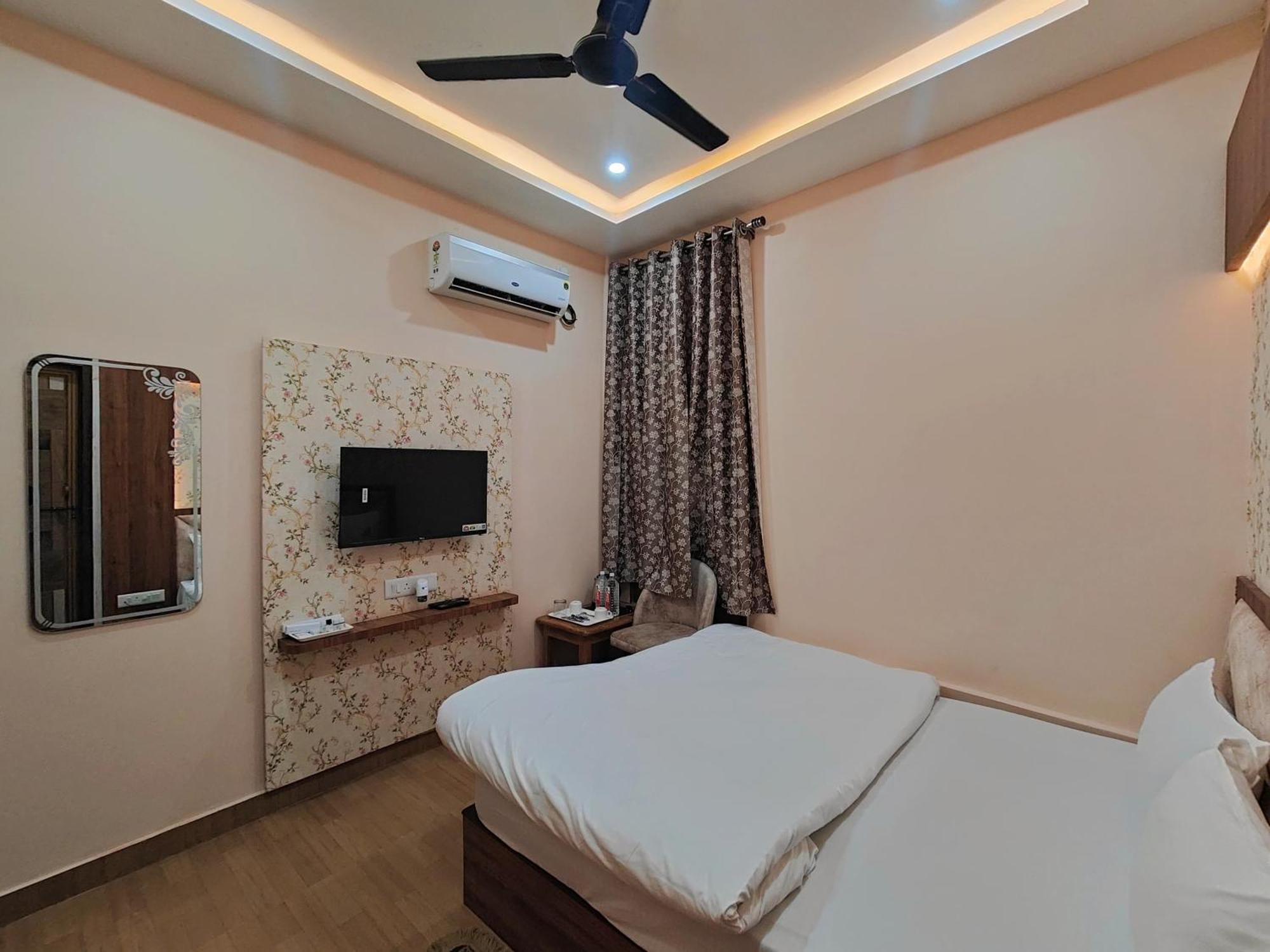 Hotel Mangal Murti 瓦拉纳西 外观 照片